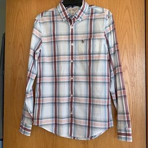 Men’s Penguin button down dress shirt.  Size S.  Heritage slim fit.